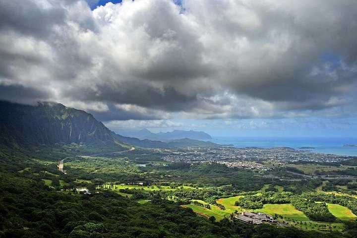 Oahu Majestic Circle Island Tour with Waimea Falls and Byodo-In, photo 5 of 10