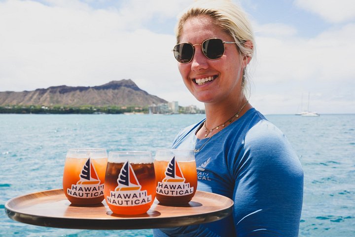 Waikiki Catamaran Snorkel with Lunch: Turtles Guaranteed, photo 5 of 10