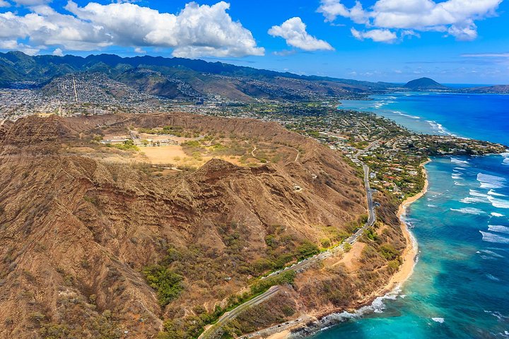 Diamond Head Hiking Tour with Tickets and Shuttle Included, photo 2 of 10
