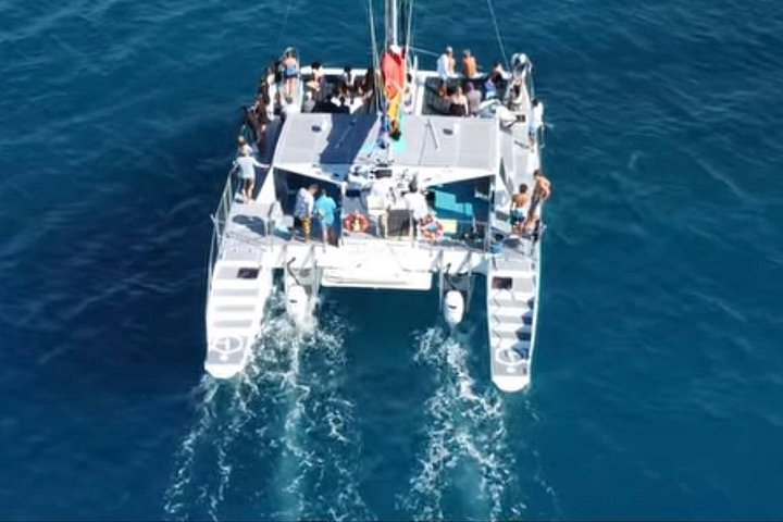 Scenic Sunset Sail on the Hawea Catamaran from Waikiki Beach, photo 4 of 10