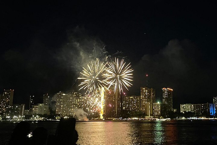 Waikiki 2-Hour Friday Night Fireworks Catamaran Cruise, photo 7 of 10