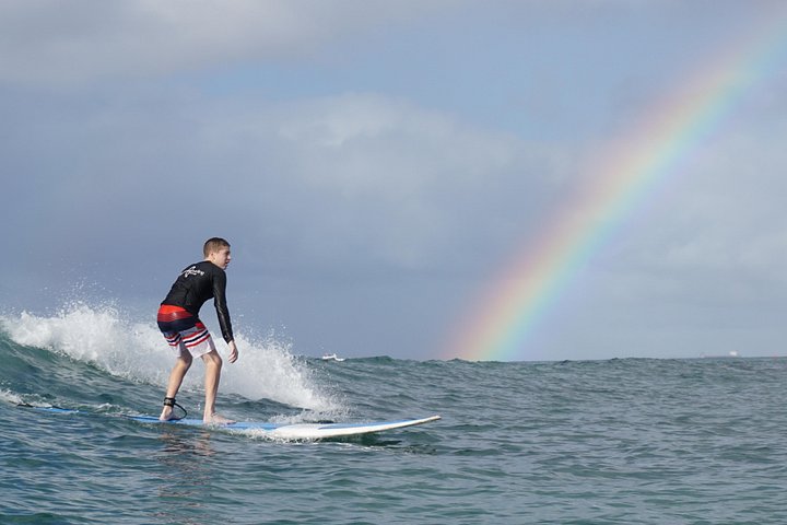 1.5-Hour Semi Private Surfing Lesson in Honolulu, photo 2 of 6