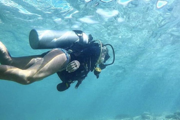 Beginner Scuba Diving Tour in Honolulu with Free Videos, photo 6 of 10