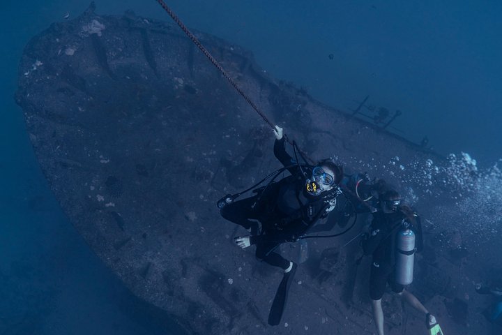 Waikiki 2-Tank Wreck Scuba Diving for Certified Divers, photo 9 of 10