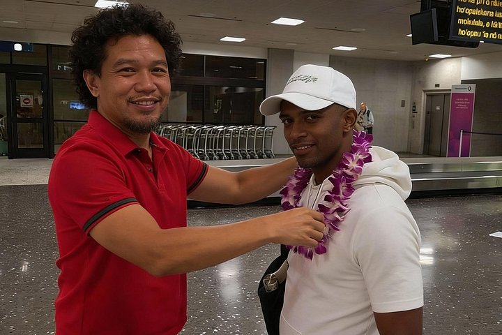 Lei Greeting Private Transfer Arrival Honolulu Airport to Waikiki, photo 5 of 10
