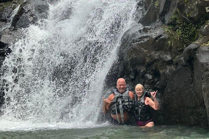 Oahu Circle Island Tour with Waimea Valley Waterfall, photo 6 of 10