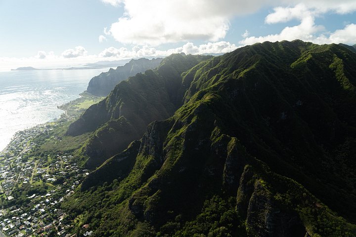 Private 60 Minutes Helicopter Tour in Honolulu, photo 7 of 10