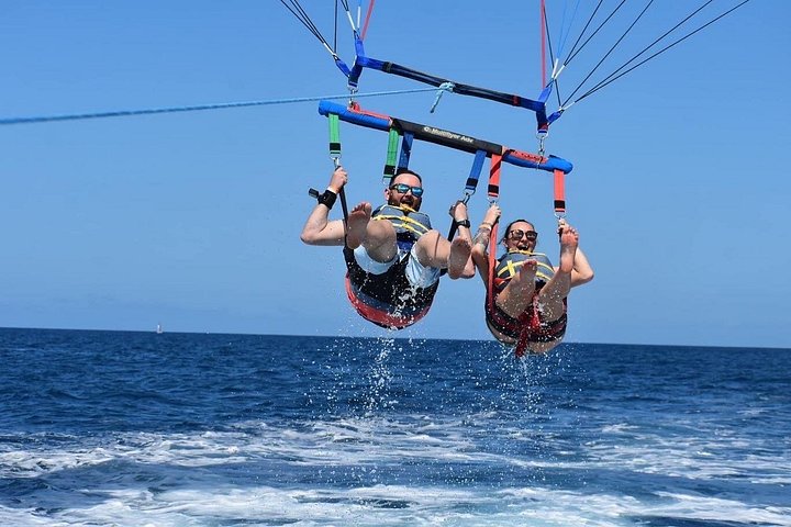 Parasailing in Waikiki from Oahu Hawaii, photo 7 of 10