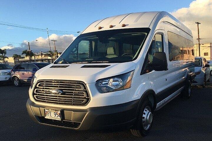 Honolulu Airport and Waikiki Hotels Private Transfer by Passenger Van, up to 14, photo 2 of 8