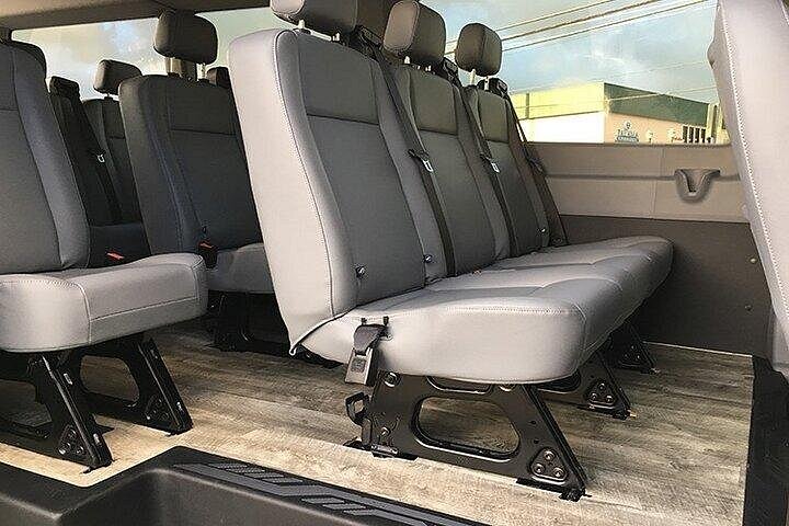 Honolulu Airport and Waikiki Hotels Private Transfer by Passenger Van, up to 14, photo 4 of 8
