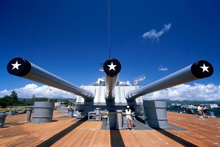 WWII Pearl Harbor Heroes Deluxe Tour, photo 2 of 10