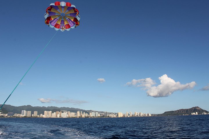 Parasailing Experience in Waikiki, HI, photo 5 of 8