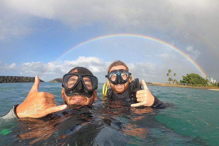 Beginner Scuba Diving Experience with Video Package in Honolulu, photo 2 of 10