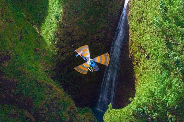 Oahu: 45-Minute Sights Unseen Helicopter Tour, Doors Off or On, photo 2 of 10