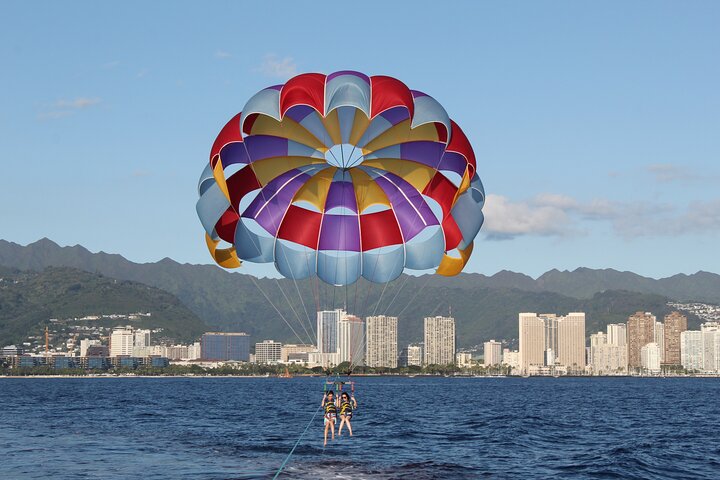 Parasailing Experience in Waikiki, HI, photo 4 of 8