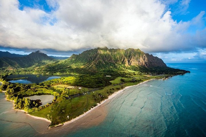 Oahu: 60-Minute Royal Crown Helicopter Tour, Doors Off or On, photo 4 of 10