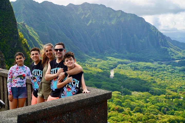 Oahu Day Tour with Waterfalls Food Trucks and Lookout Points, photo 4 of 10