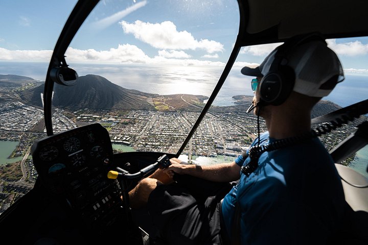 30 Minutes Private Helicopter Tour in Honolulu, photo 4 of 7