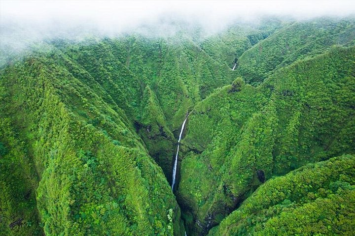 Oahu: 45-Minute Sights Unseen Helicopter Tour, Doors Off or On, photo 6 of 10