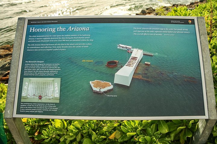 Pearl Harbor: USS Arizona Memorial and USS Missouri Battleship Tour from Waikiki, photo 5 of 8