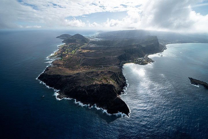 30 Minutes Private Helicopter Tour in Honolulu, photo 5 of 7
