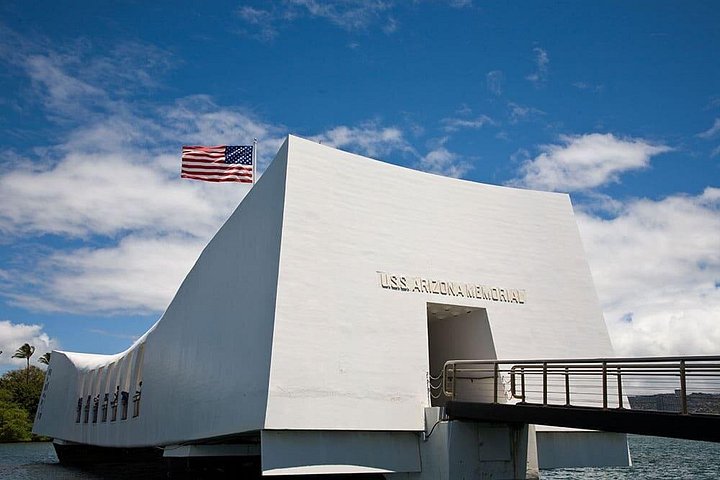 WWII Pearl Harbor Heroes Deluxe Tour, photo 4 of 10