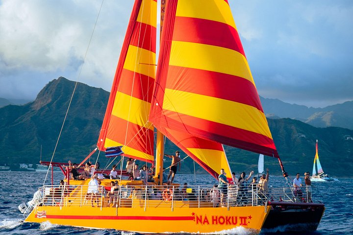 Honolulu Sunset Sail from Kewalo Harbor Including Drinks, photo 3 of 10