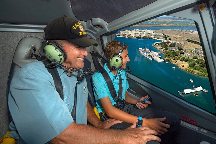 Complete Island Oahu Helicopter Tour, photo 7 of 8