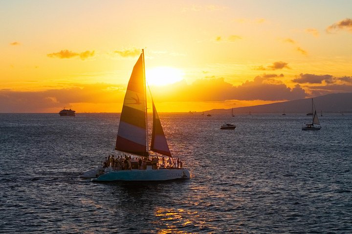 Scenic Sunset Sail on the Hawea Catamaran from Waikiki Beach, photo 6 of 10