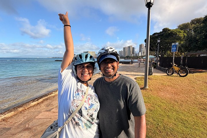 Diamond Head Bike to Hike and Local Lunch, photo 2 of 10