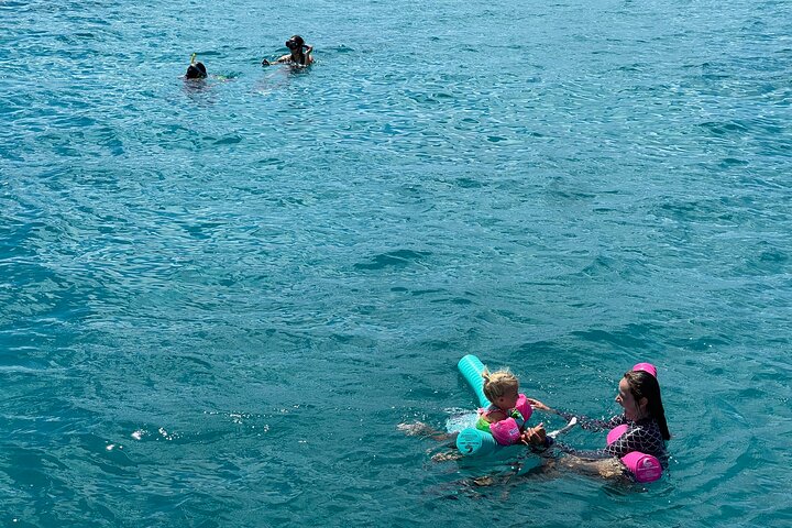 Waikiki: Turtle Canyon Snorkel Adventure on Oahu, photo 5 of 9