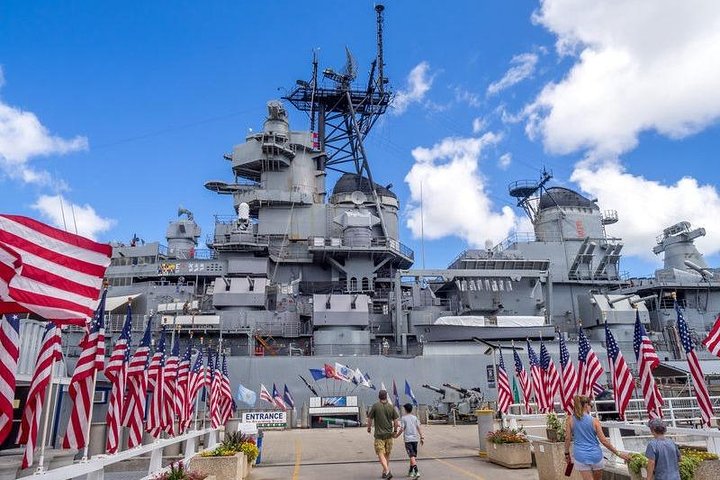 Pearl Harbor USS Arizona Memorial and Battleship Missouri, photo 4 of 10