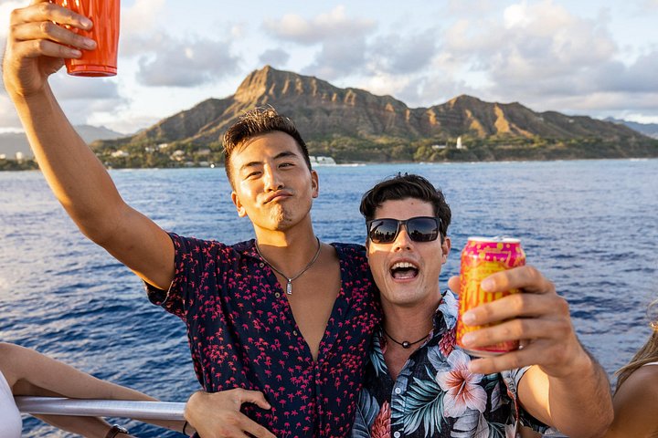 Premier Waikiki Sunset Party Cruise with a Live DJ and Full Bar, photo 2 of 10