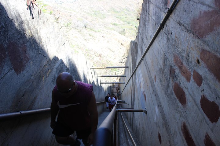 Diamond Head Hiking Tour with Tickets and Shuttle Included, photo 7 of 10