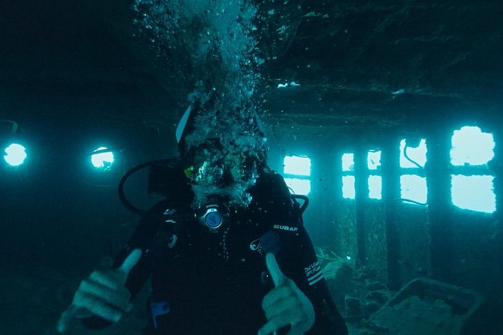 Certified Diver: 2-Tank Deep Wreck and Shallow Reef Dive off Oahu, photo 4 of 10