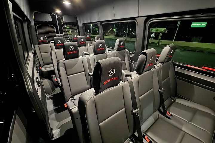 Honolulu Private Transfer: Airport, Port, Hotel, 1 to 12 Passengers, photo 4 of 10