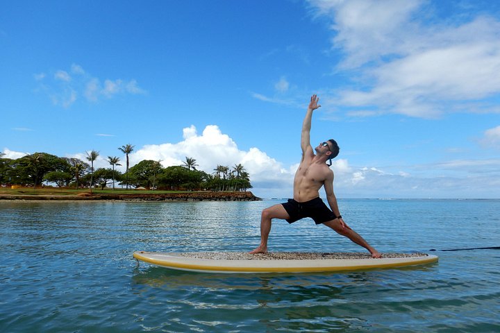 Paddleboard Yoga Class in Honolulu, photo 3 of 7