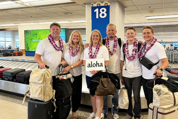 Lei Greeting Private Transfer Arrival Honolulu Airport to Waikiki, photo 7 of 10