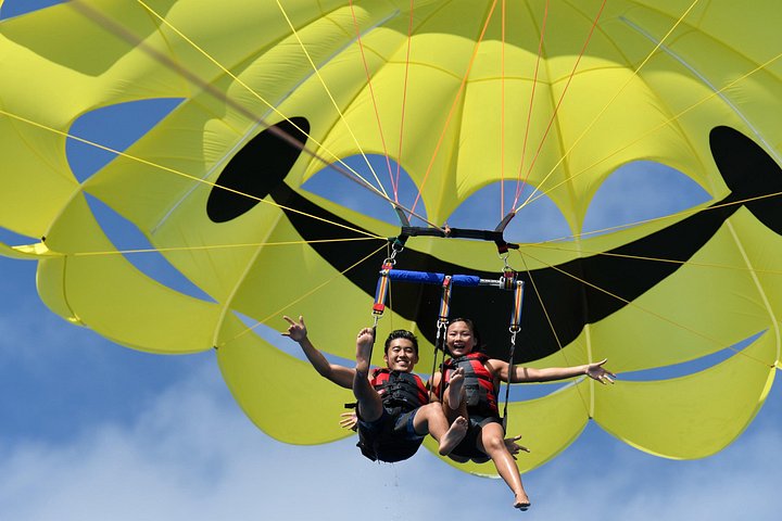 Maunalua Bay Higher Flyer Parasailing Adventure, photo 7 of 7