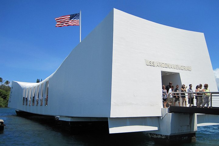 Private Pearl Harbor and Honolulu City Tour, photo 3 of 8