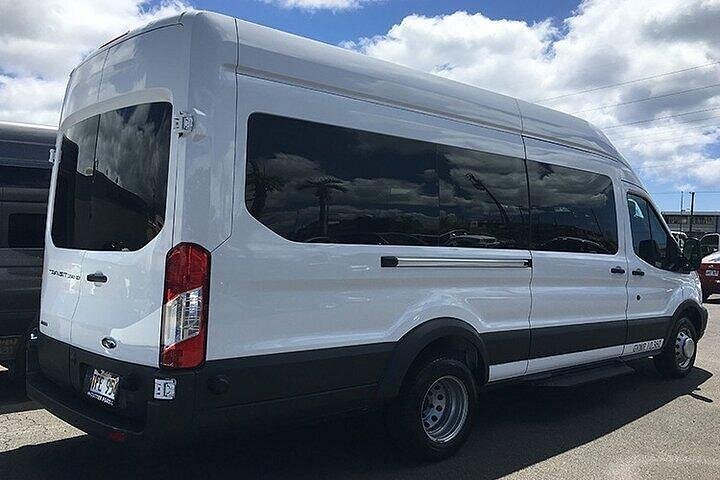 Honolulu Airport and Waikiki Hotels Private Transfer by Passenger Van, up to 14, photo 3 of 8