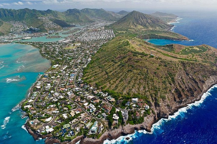 Oʻahu Private Helicopter Experience: All Window Seats, photo 4 of 10