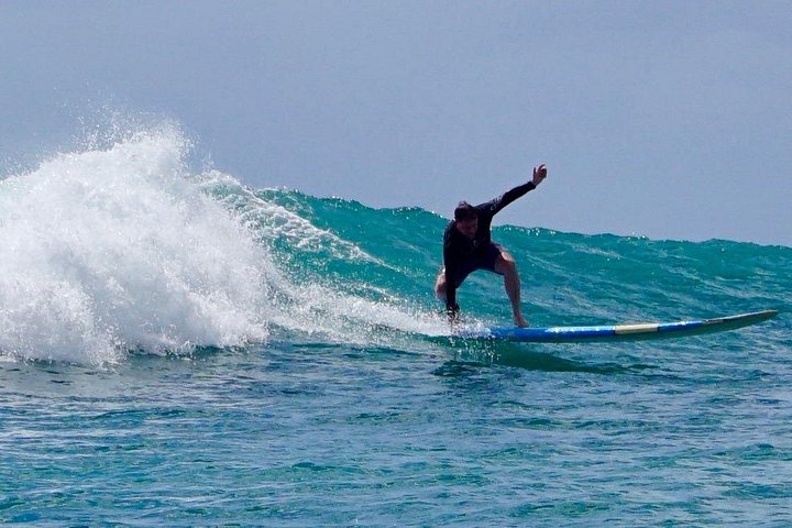 1.5-Hour Semi Private Surfing Lesson in Honolulu, photo 5 of 6