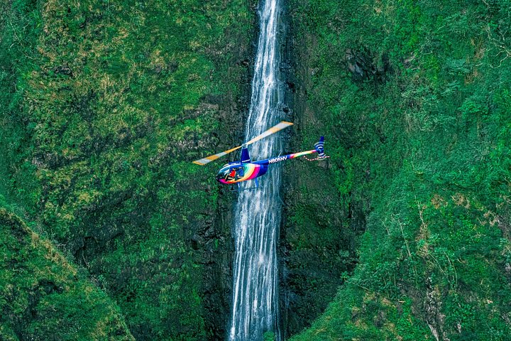 Oahu: 45-Minute Sights Unseen Helicopter Tour, Doors Off or On, photo 7 of 10