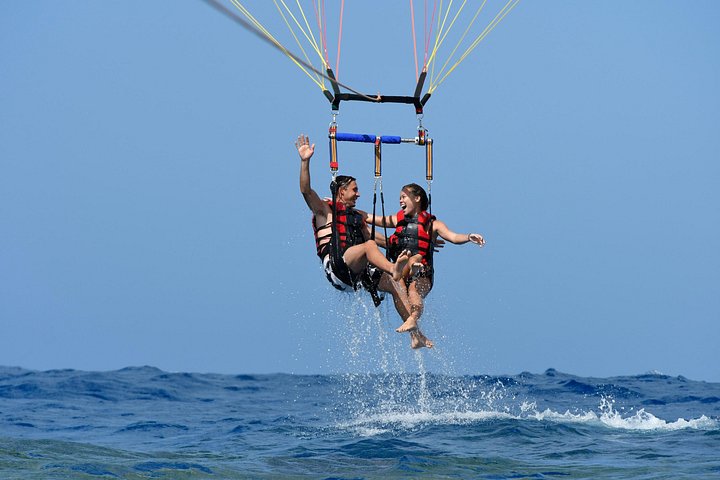 Maunalua Bay Higher Flyer Parasailing Adventure, photo 6 of 7