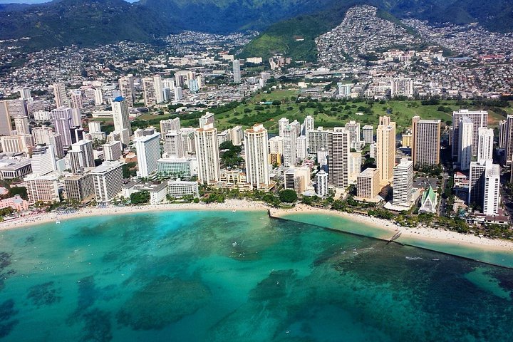 Parasailing Experience in Waikiki, HI, photo 3 of 8