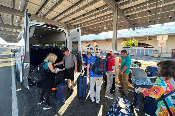 Honolulu Private Transfer: Airport, Port, Hotel, 1 to 12 Passengers, photo 5 of 10