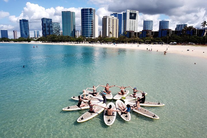 Paddleboard Yoga Class in Honolulu, photo 2 of 7
