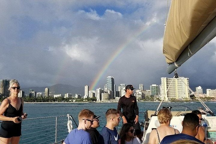 Waikiki: Sunset Cruise from the Beach with Cocktail Open Bar, photo 5 of 7