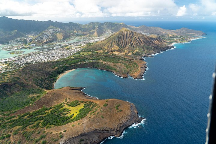 30 Minutes Private Helicopter Tour in Honolulu, photo 3 of 7